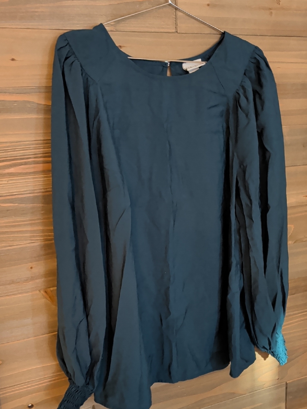 Ava & Viv Black Top with Branded Pink Label.  1X
